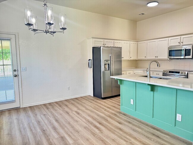 Building Photo - 17609 Gold Dr