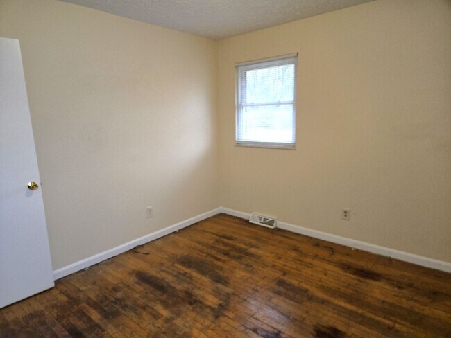 Building Photo - Ranch in Green Acres. All-electric. Storage Shed. 251215