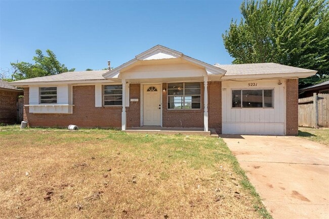 Primary Photo - 5221 Foster Dr