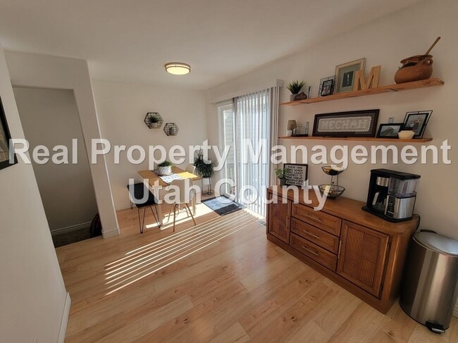 Building Photo - Eagle Mountain Townhouse