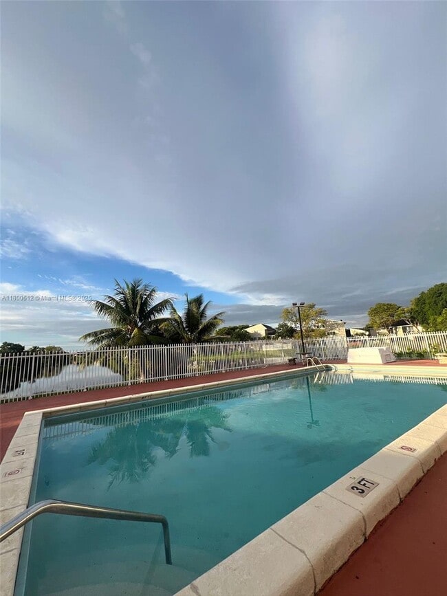 Primary Photo - 15420 SW 81st Cir Ln