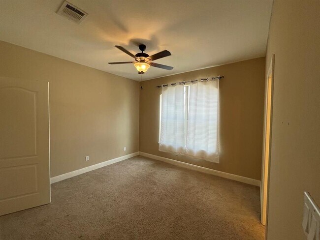 Building Photo - 3001 Lombardi Way