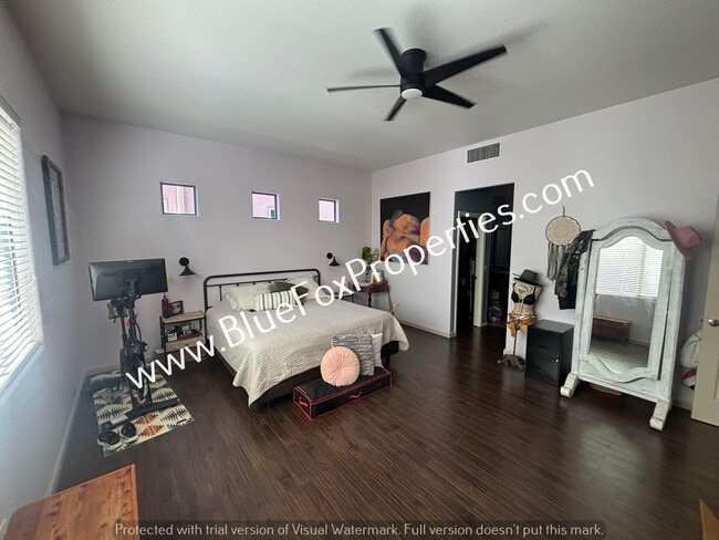 Building Photo - 12785 N Seacliff Pl