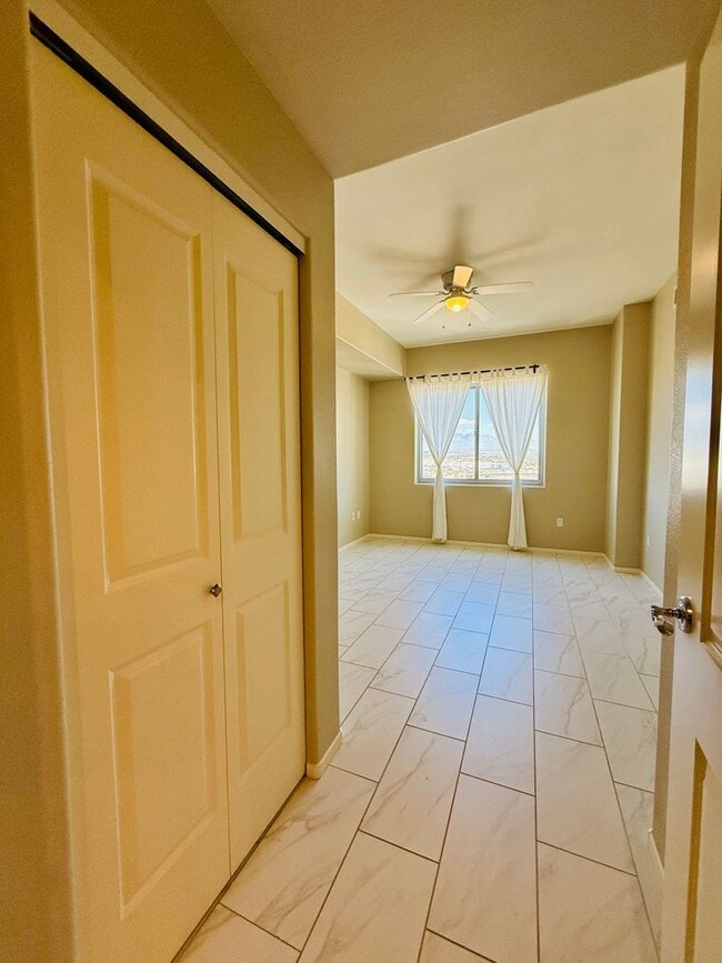 Building Photo - Modern High-Rise Condo-Near LV Strip, Alle...