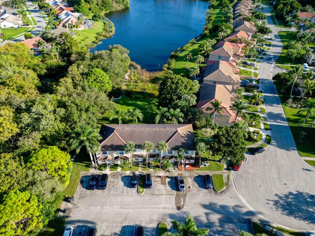 Building Photo - 6916 Crooked Fence Dr