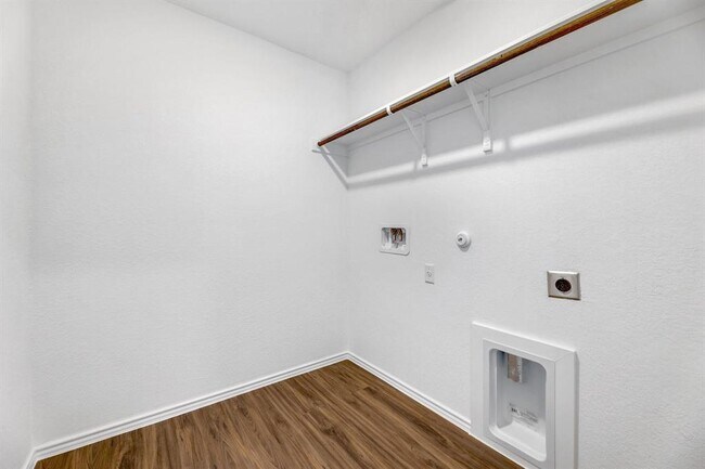 Building Photo - 303 Chickasaw Ln
