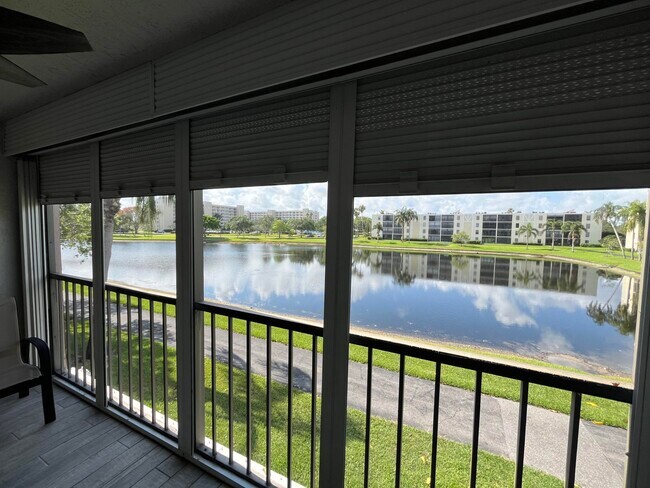 Building Photo - 7340 Amberly Ln