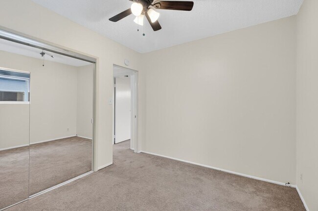 Building Photo - Moonstone