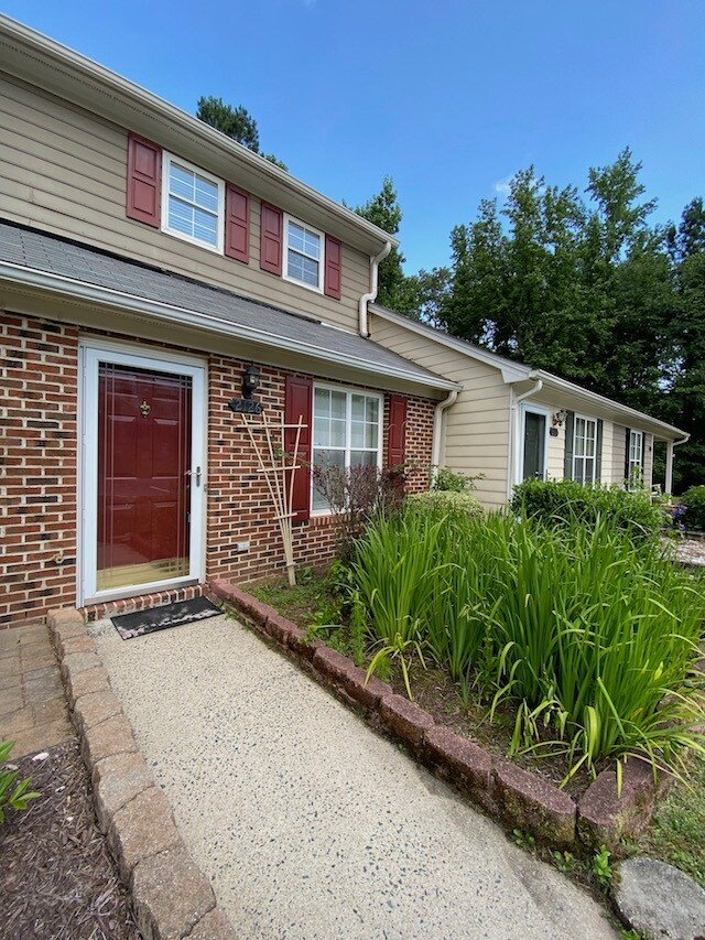 Building Photo - 2126 Alpine Rd