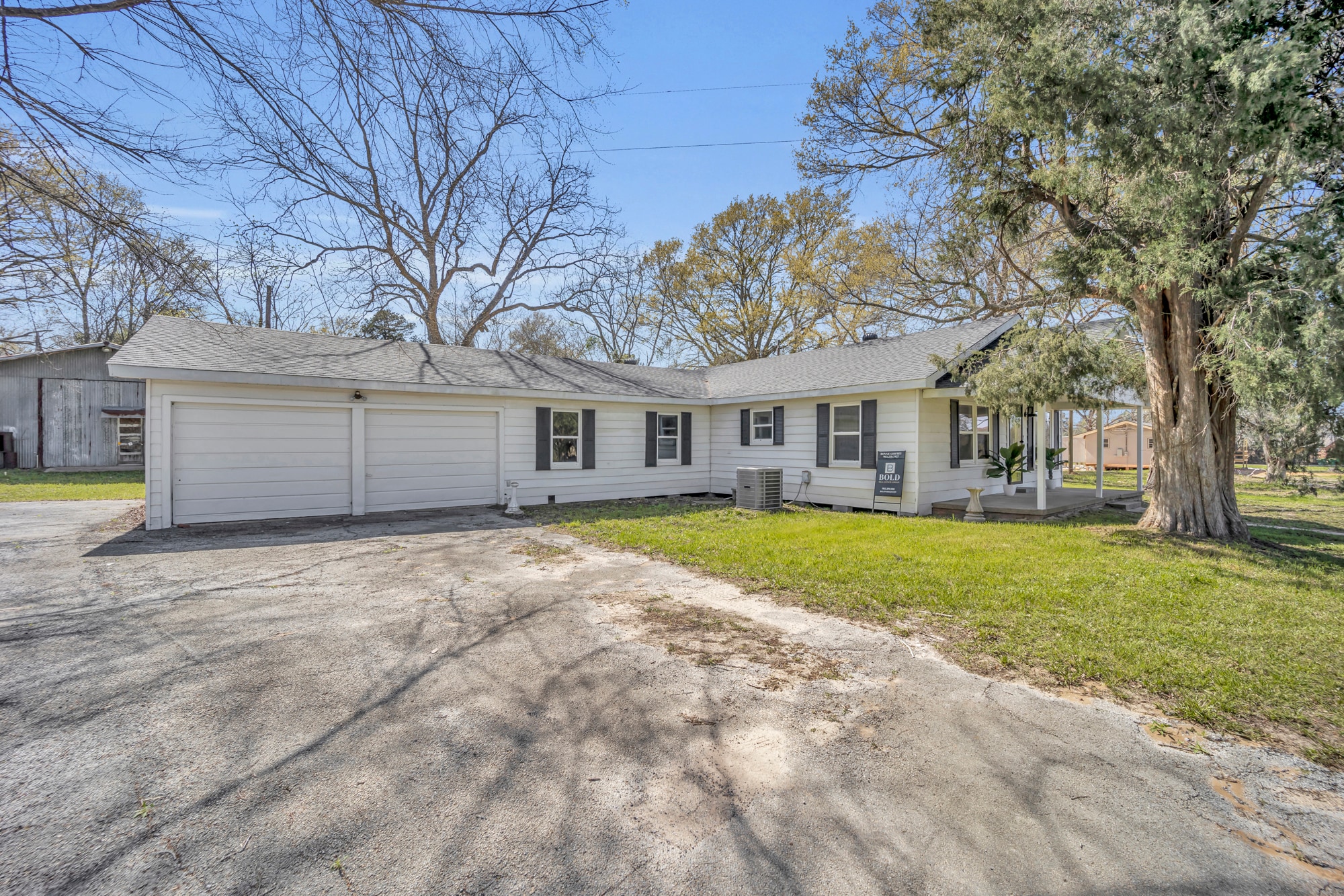 Building Photo - 4255 State Highway 323 W