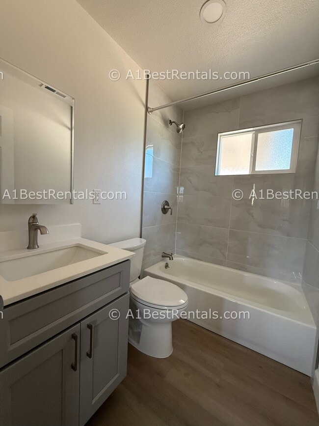 Building Photo - 3808 Sierra St