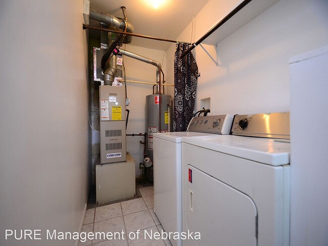 Building Photo - 2 br, 1.5 bath House - 1410 Lindwood Dr