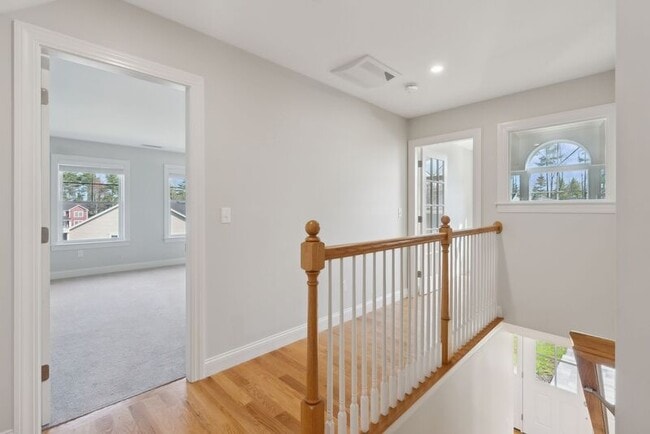 Building Photo - 2 Lodge Dr