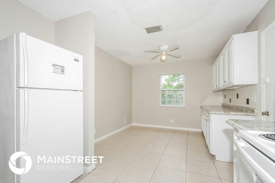 Building Photo - 646 SW Byron St