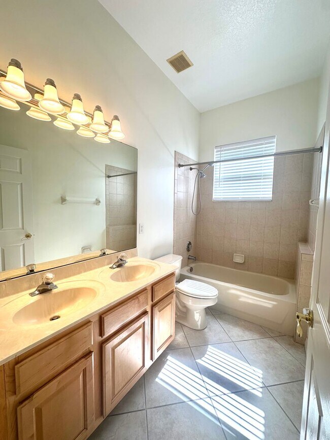 Building Photo - 4/2 Windermere Home Located in Providence