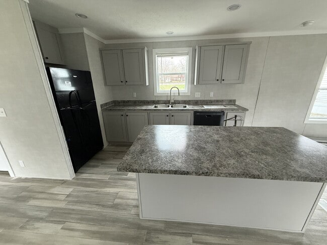Building Photo - 430 N Crotty Ln