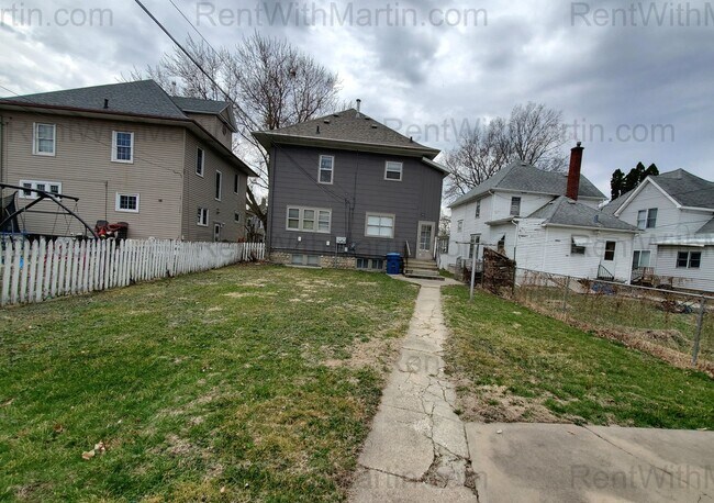 Building Photo - 313 Denver St