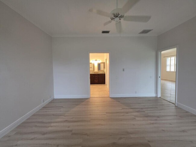 Building Photo - 4492 Golf Club Ln