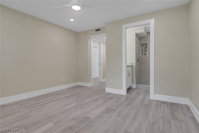 Building Photo - 2500 Gulf Shore Blvd N