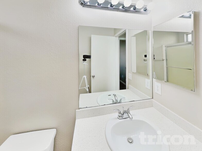 Building Photo - 5044 N Vista Del Rancho Way