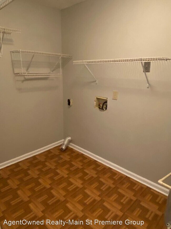 Building Photo - 2 br, 1.5 bath House - 7874 Nummie Court