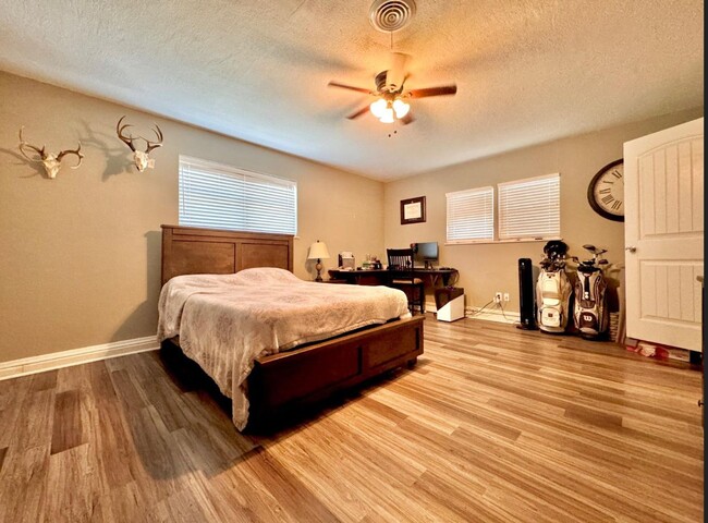 Building Photo - PRE- LEASING for 4 bed 2 bath near Lubbock...