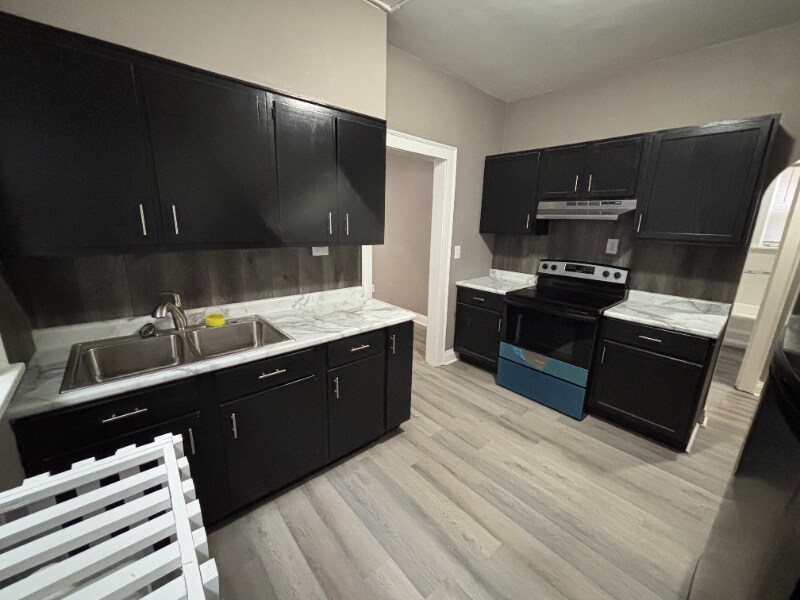 Building Photo - 1341 Marshall St