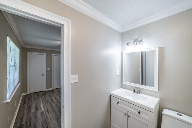 Building Photo - 5204 Grizzard Rd NW