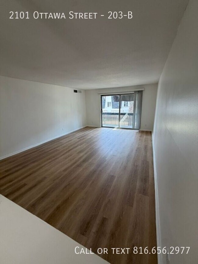 Building Photo - 2101 Ottawa St