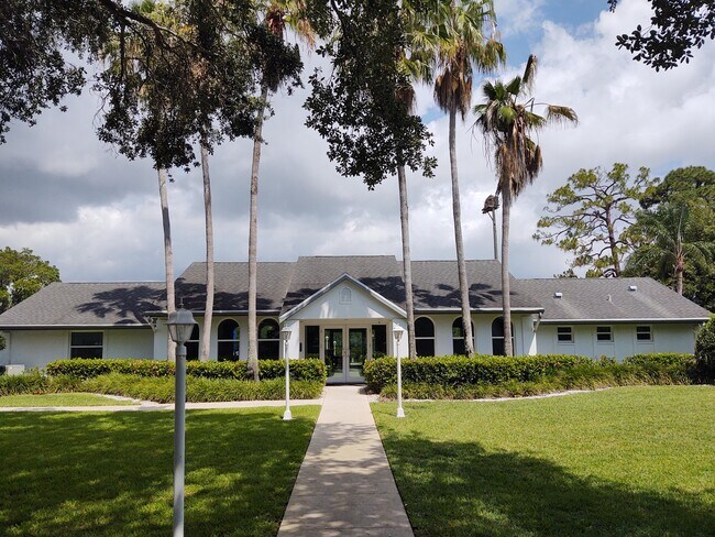 Building Photo - 2512 SE Anchorage Cove
