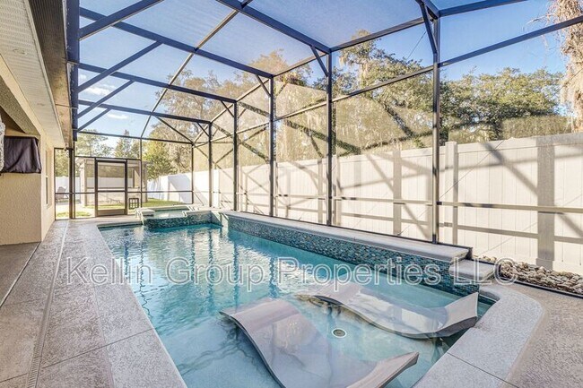 Building Photo - 7233 Wakeview Dr