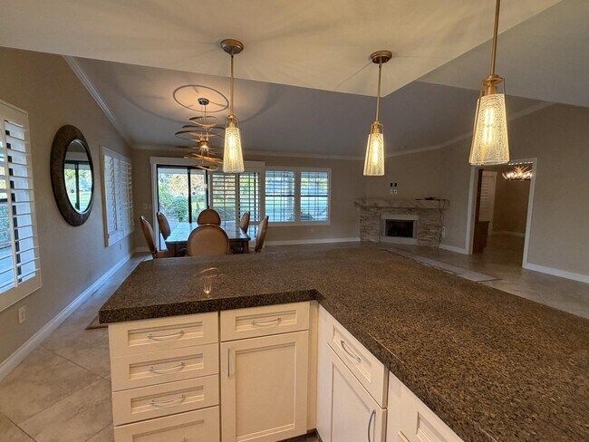 Building Photo - 39196 Sweetwater Dr
