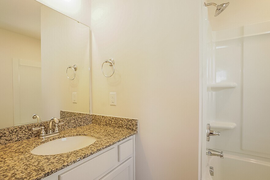 Building Photo - 745 Justify Lp