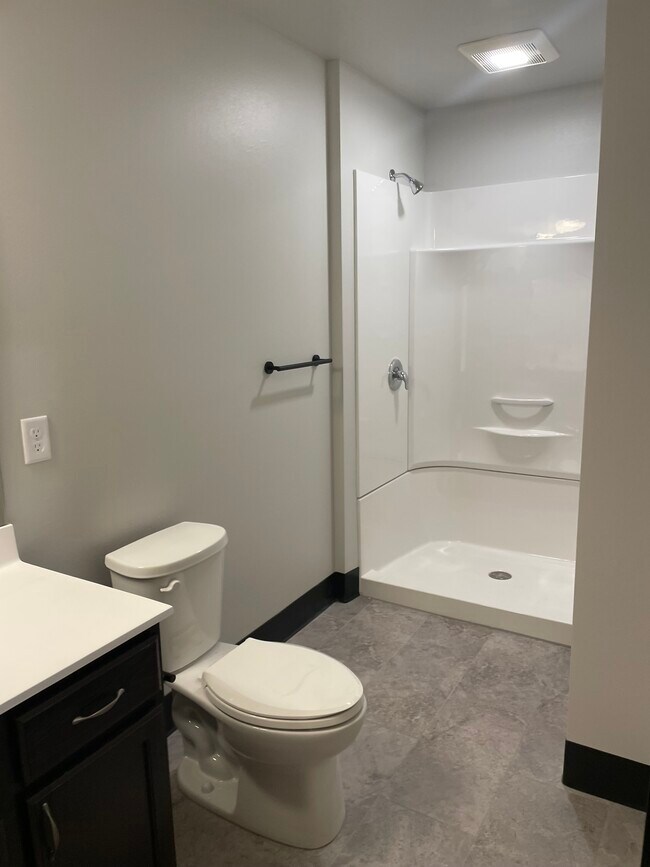 Building Photo - Central Square