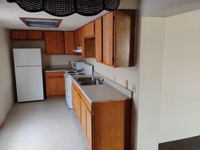 Building Photo - Cozy 1 Bedroom Apartment!