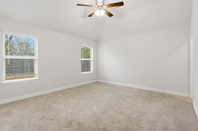 Building Photo - 40704 Guillemont Ln