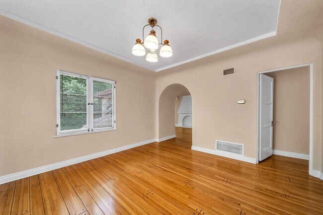 Building Photo - 336