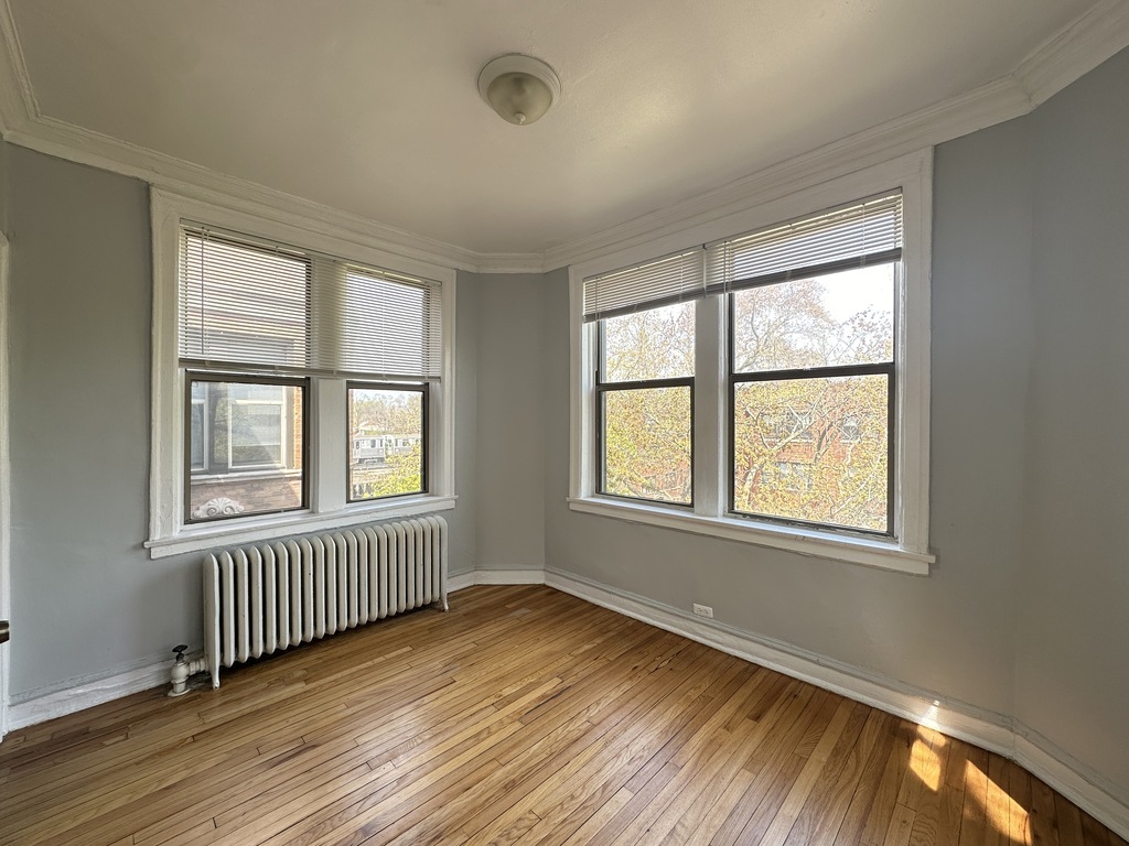 Building Photo - 1361 W Estes Ave