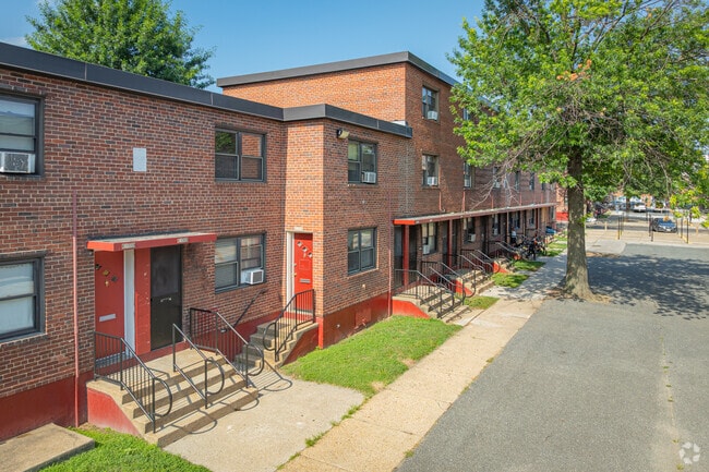 Building Photo - Latrobe Homes