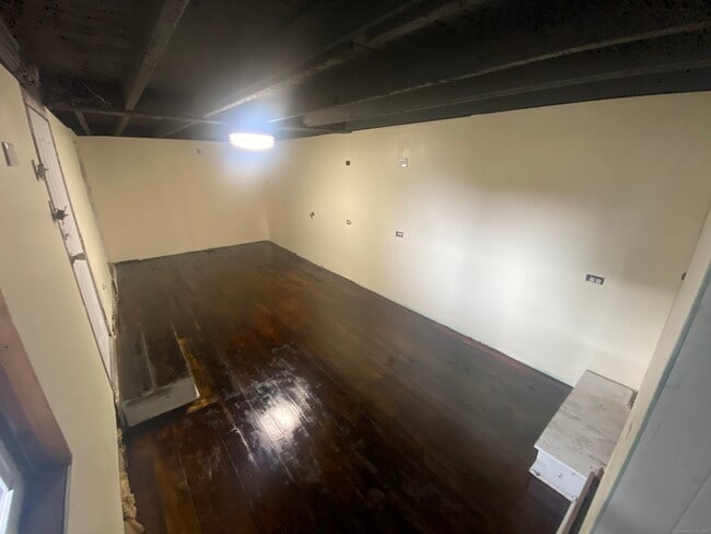 Building Photo - 66 New Litchfield St