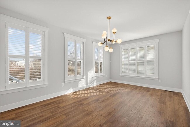 Building Photo - 513 Parkland Dr