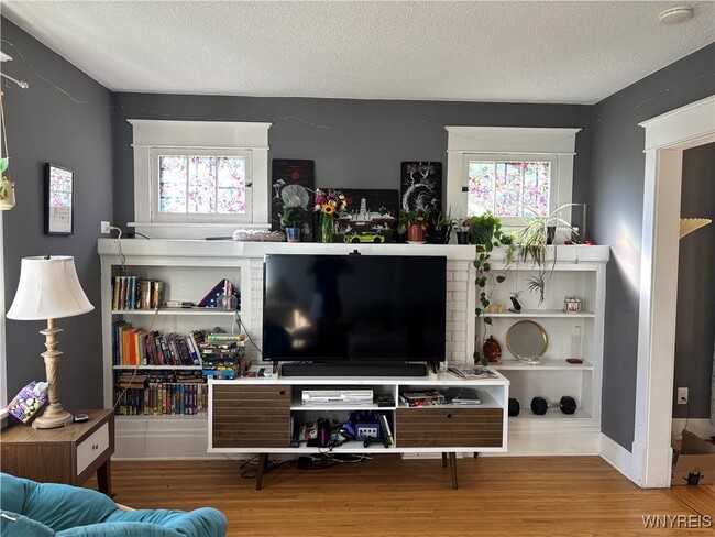 Building Photo - 15 Stratford Rd