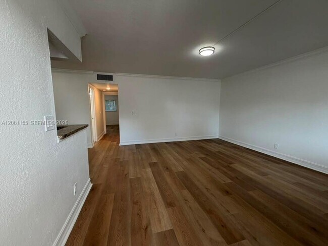 Building Photo - 1400 NE 56th St