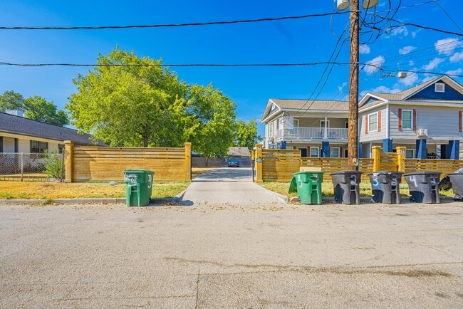Building Photo - 7124 Avenue F