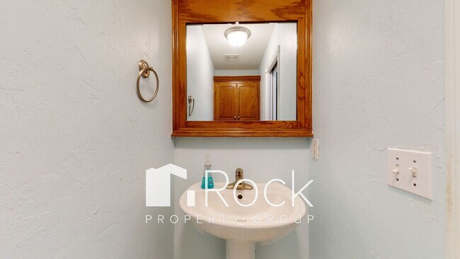 Building Photo - Need space? Take a look at this 4 Bedroom/4.5 Bathroom Home in SW Edmond! *HALF OFF 1st Month's R...