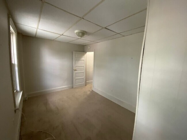 Building Photo - 5 Bedroom house harrisburg for rent 1,200 a month
