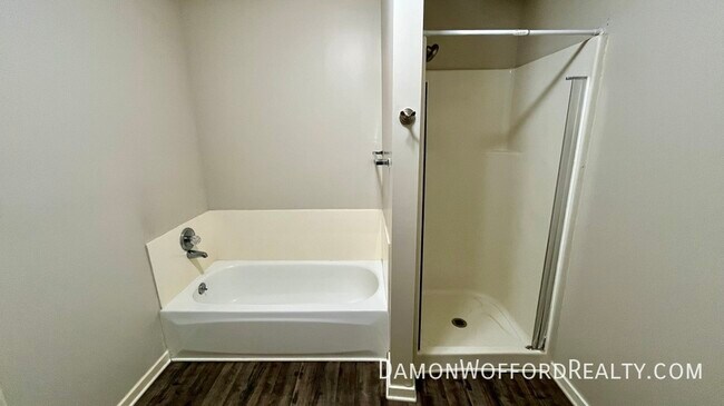 Building Photo - 308 Woodrun Dr