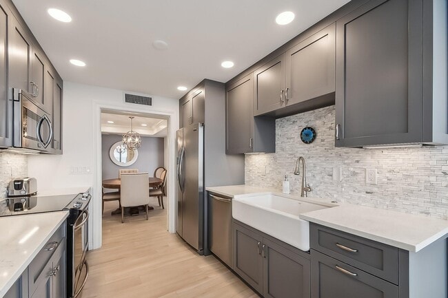 Building Photo - 3590 S Ocean Blvd