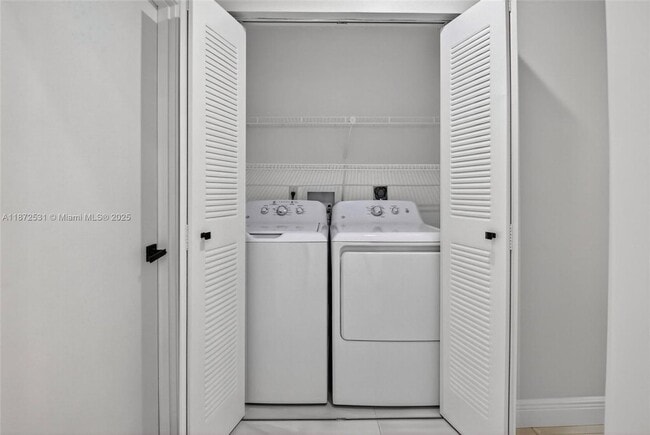 Building Photo - 9581 El Clair Ranch Rd