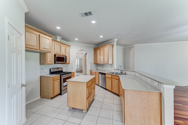 Building Photo - 10103 Cottonwood Canyon Dr
